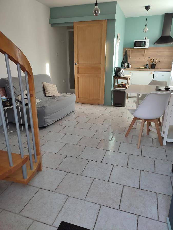 Maison de campagne avec grand parking privé -calme et sérénité in Chevincourt, Oise