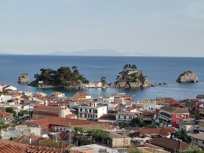 Vakantiewoning voor 2 personen, with Balkon and Terras as well as Tuin and Uitzicht in Parga