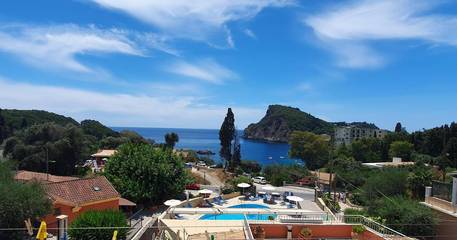 Hôtel pour 2 personnes, avec piscine ainsi que jardin et terrasse dans Paleokastritsa