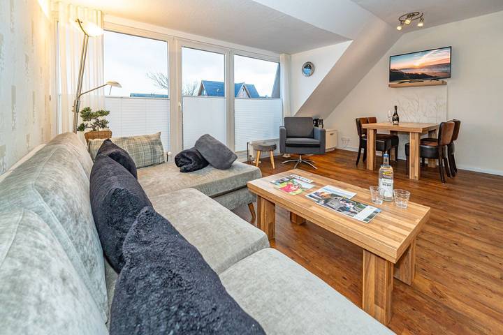 Ganze Wohnung, Ferienwohnung in Wenningstedt für bis zu 4 Personen, mit Balkon. in Wenningstedt, Sylt