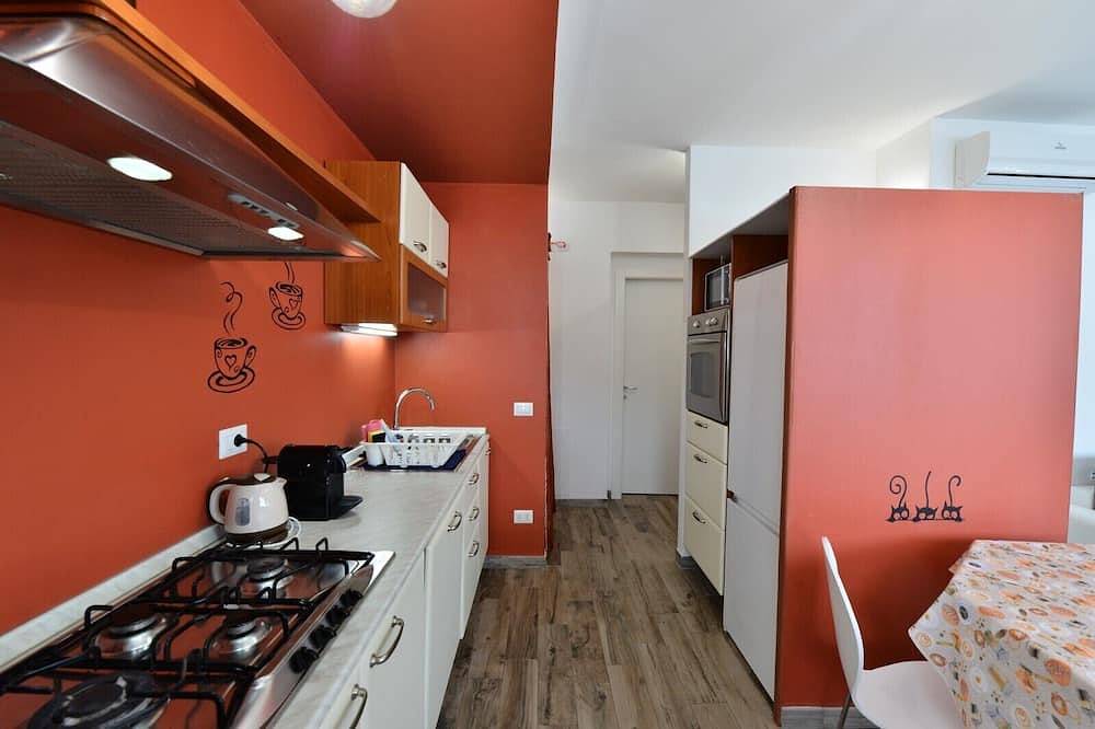 Ganze Wohnung, Relaxation on the lake, just minutes from Gardaland. in Peschiera del Garda, Gardasee-Berge