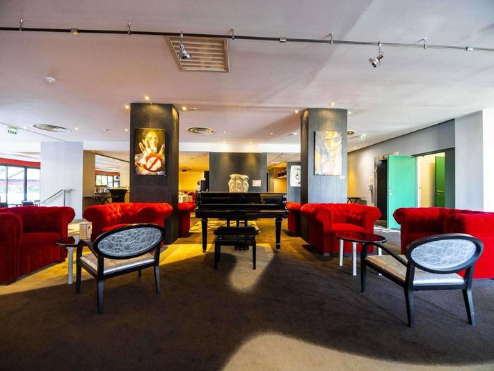 Hôtel pour 4 personnes, avec vue ainsi que jardin et piscine