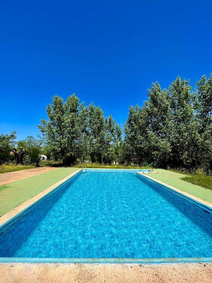 Apartamento para 6 personas, con Terraza además de Jardín y Piscina en Fuenteheridos