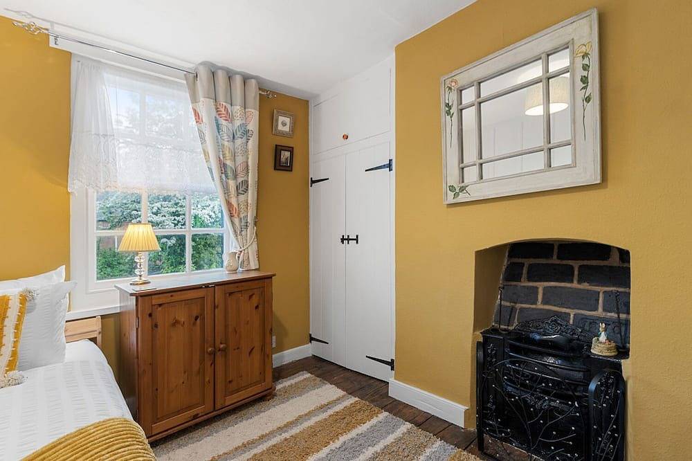 Pip's Cottage by Staytor Accommodation in Exeter, Devon