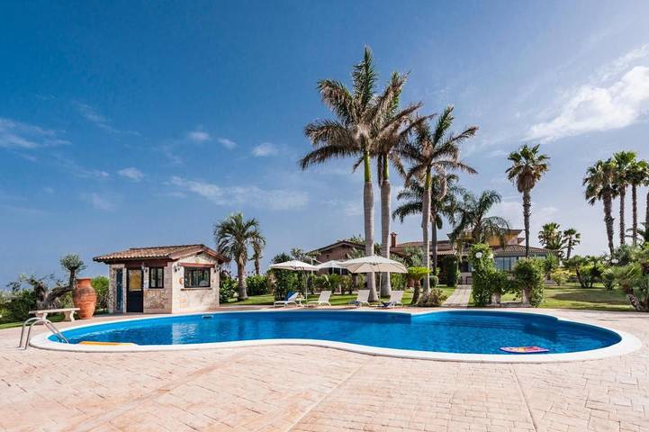 Appartamento per 2 persone, con panorama e piscina nonché giardino, adatto a famiglie con bambini in Ispica