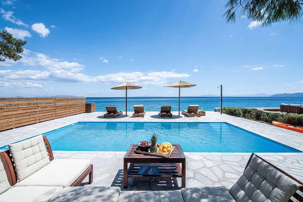 The Saronic Villa - Jungle on the sea in Agii Theodori, Korinthia