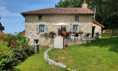 Gîte pour 8 personnes, avec jardin et terrasse à Omps