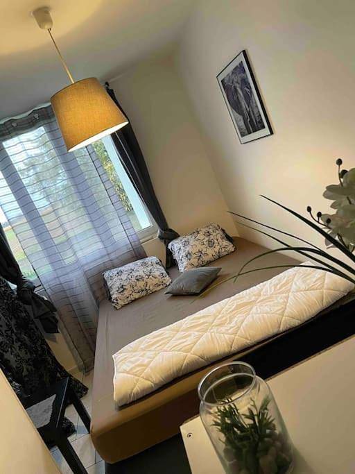 Appartement entier, One-Bedroom Apartment in Morangis, Essonne