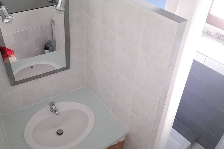 Gîte pour 2 personnes, avec piscine et terrasse à Joyeuse - 4