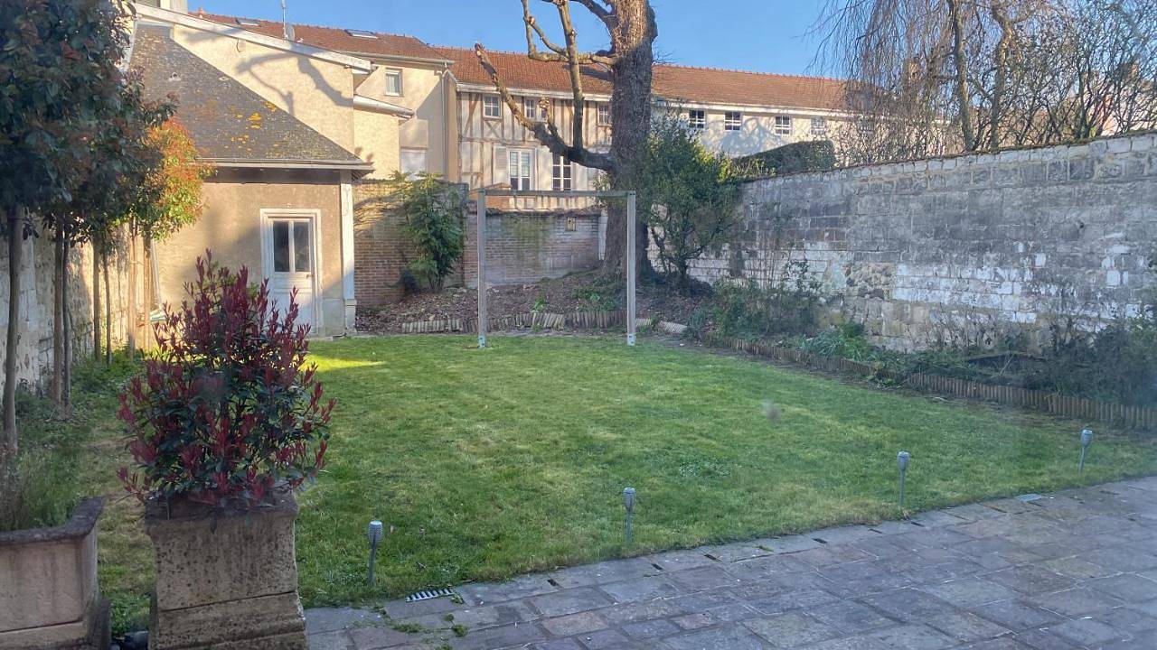 Le Petit Jard'Inn in Châlons-en-Champagne, Marne