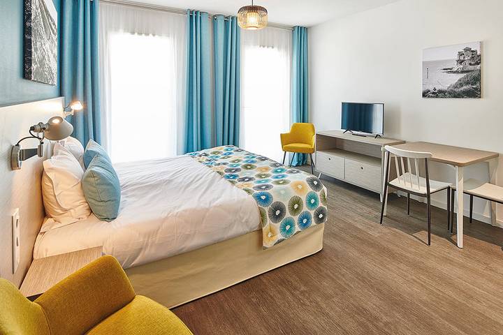 Gîte pour 2 personnes, avec Balcon ainsi que Piscine et Sauna à Jonzac