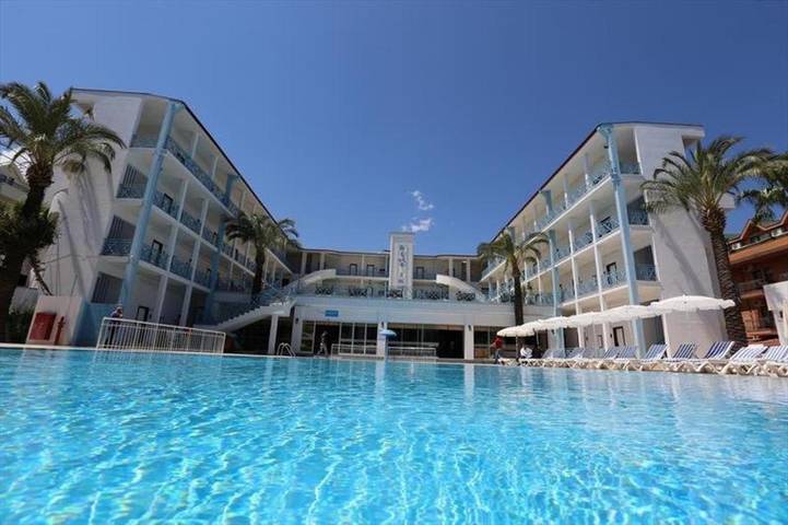 Hôtel pour 3 personnes, avec sauna et vue ainsi que piscine et jardin - 1