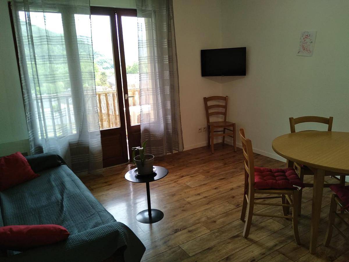 Appartement entier, Appartement 39 M2 2 à 4 personnes in Aspin-en-Lavedan, Hautes-Pyrénées