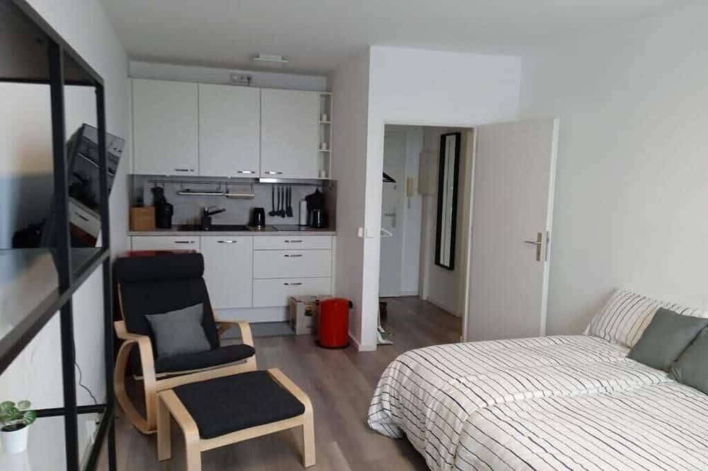 Entire apartment, Alexanderplatz Fresh Adorable Studio in Mitte Berlin, Berlin