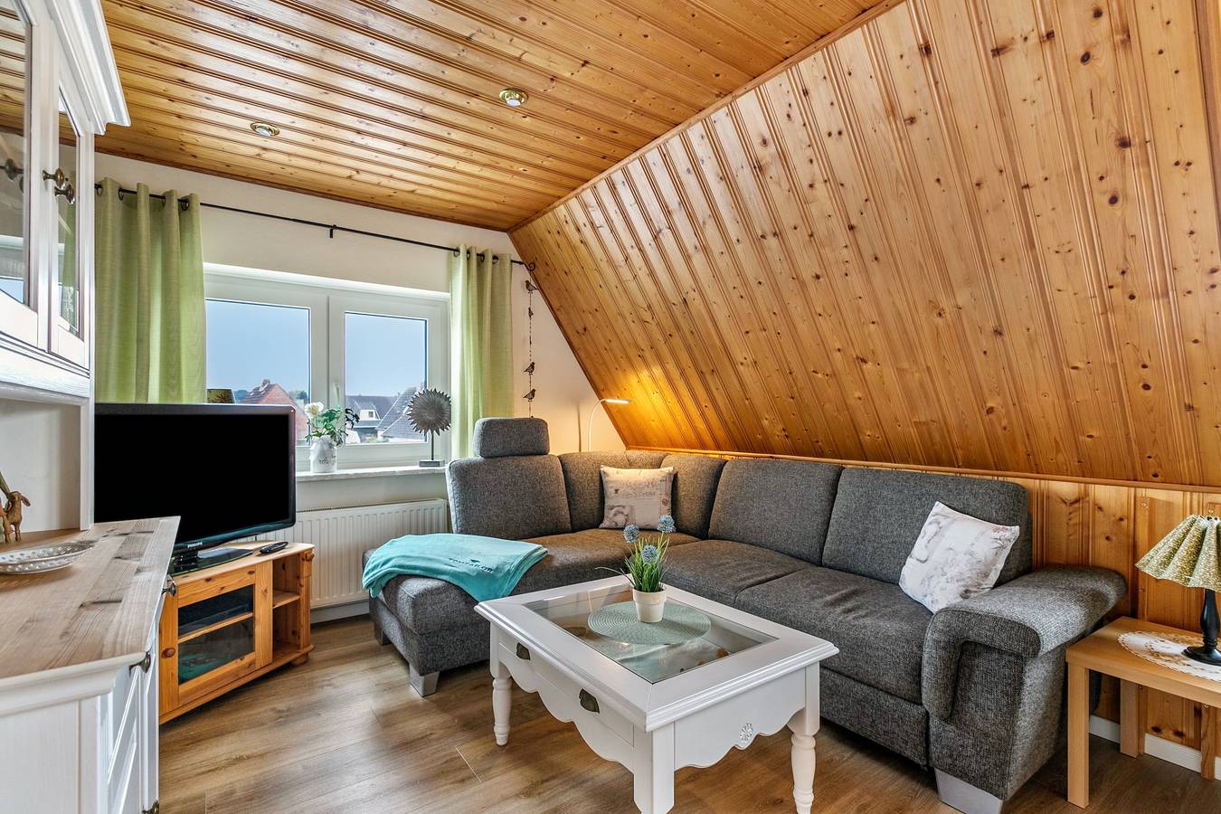 Ganze Wohnung, Ferienwohnung 'Haus Am Delfen' mit Gemeinschaftsterrasse, Garten und Wi-Fi in Meldorf, Nordseeküste