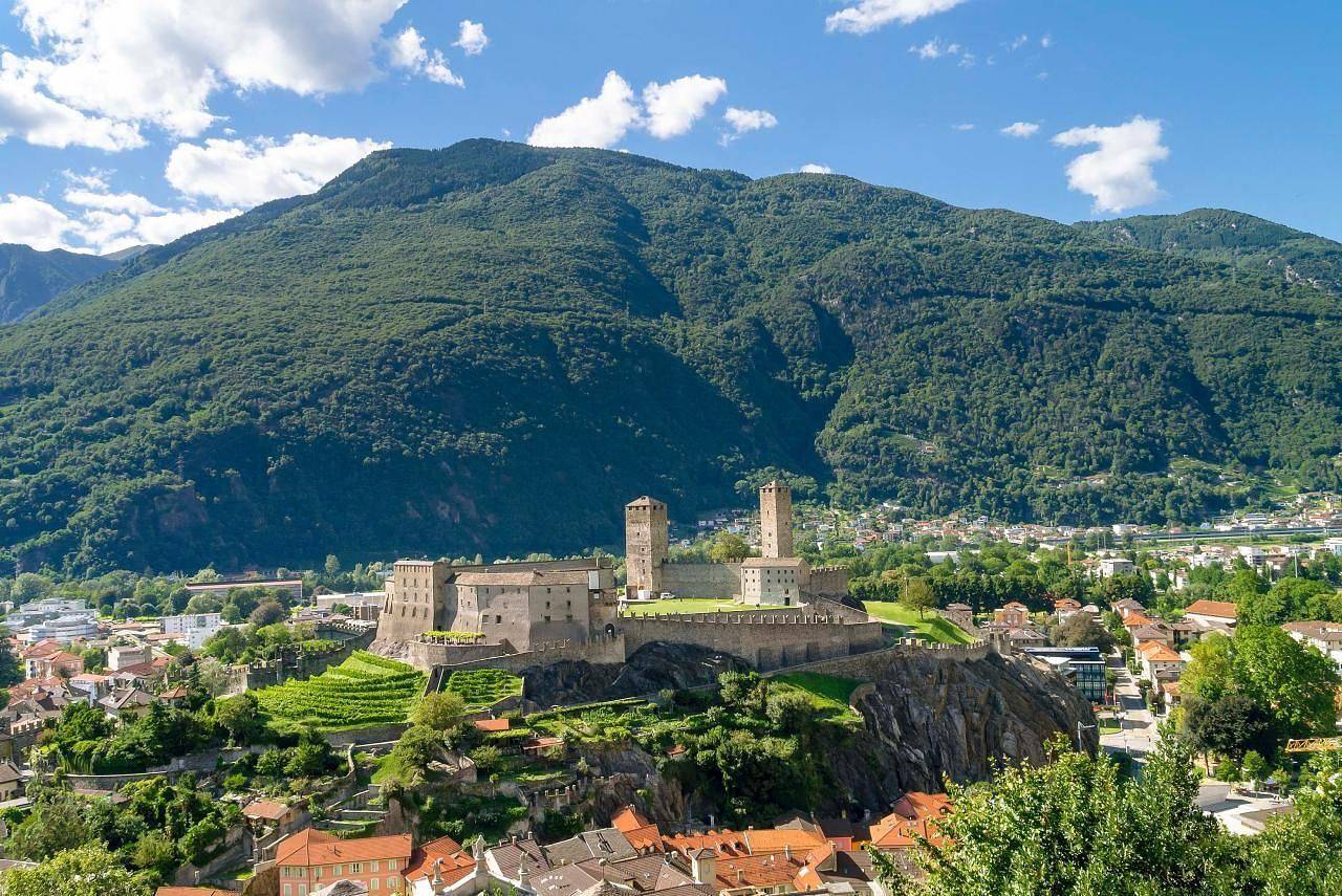 Ganze Ferienwohnung, Haus al sasso Bellinzona in Bellinzona, Lepontinische Alpen