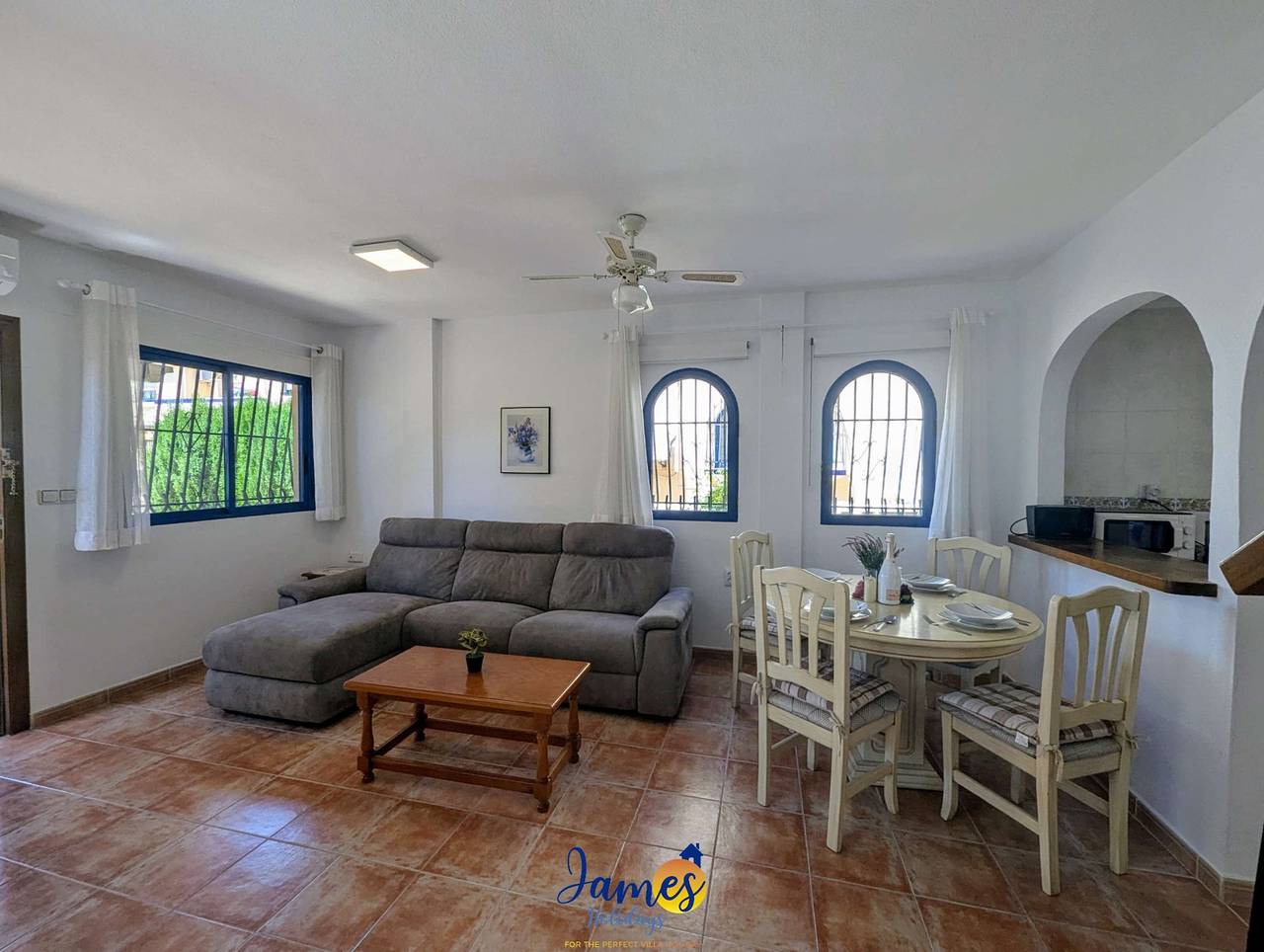 Rustic 2 Bedroom townhouse in La Zenia Lz14 in La Zenia, Orihuela