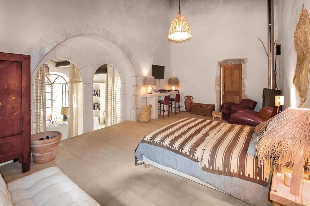 Awesome home in Saint-Montant in Saint-Montan, Privas