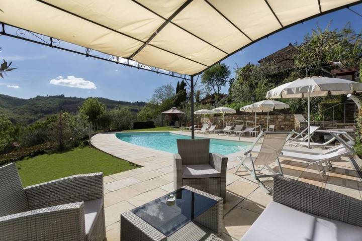 Chambre d’hôte pour 2 personnes, avec jardin ainsi que piscine et vue à Greve In Chianti