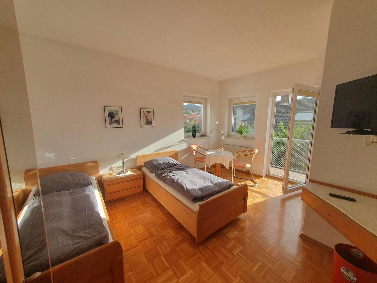 Ganze Ferienwohnung, Abm Apartment 1. Og für 14 Personen in Zwingenberg, Bergstraße