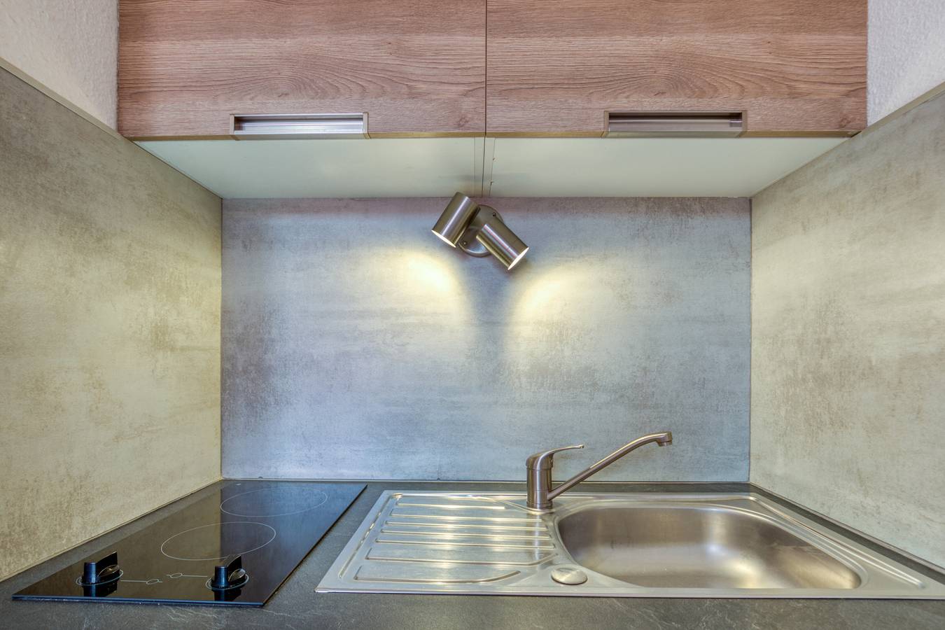 Estudio entero, Apartamento 'Charmant Studio' con Wi-Fi in Lamalou-les-Bains, Region de Béziers