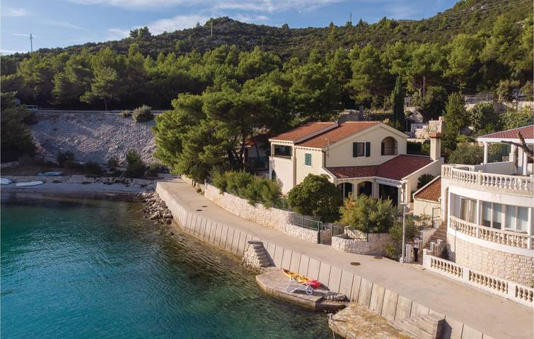 Gemütlich, 1,5 km vom Strand entfernt: Stilvolles Apartment mit WLAN und Terrasse in Klek, Dubrovnik-Neretva