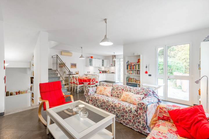 Ferienhaus für 10 Personen, mit Meerblick und Terrasse sowie Kinderpool in Moneglia