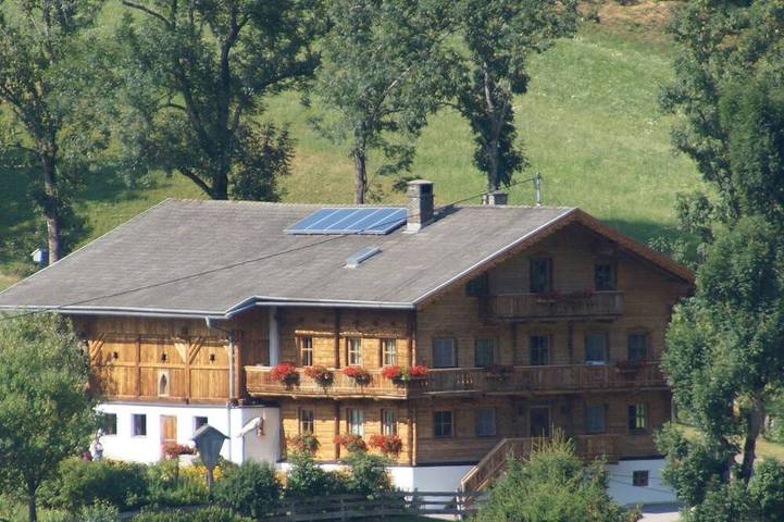 Ferienhaus für 14 Personen, mit Balkon und Garten sowie Whirlpool