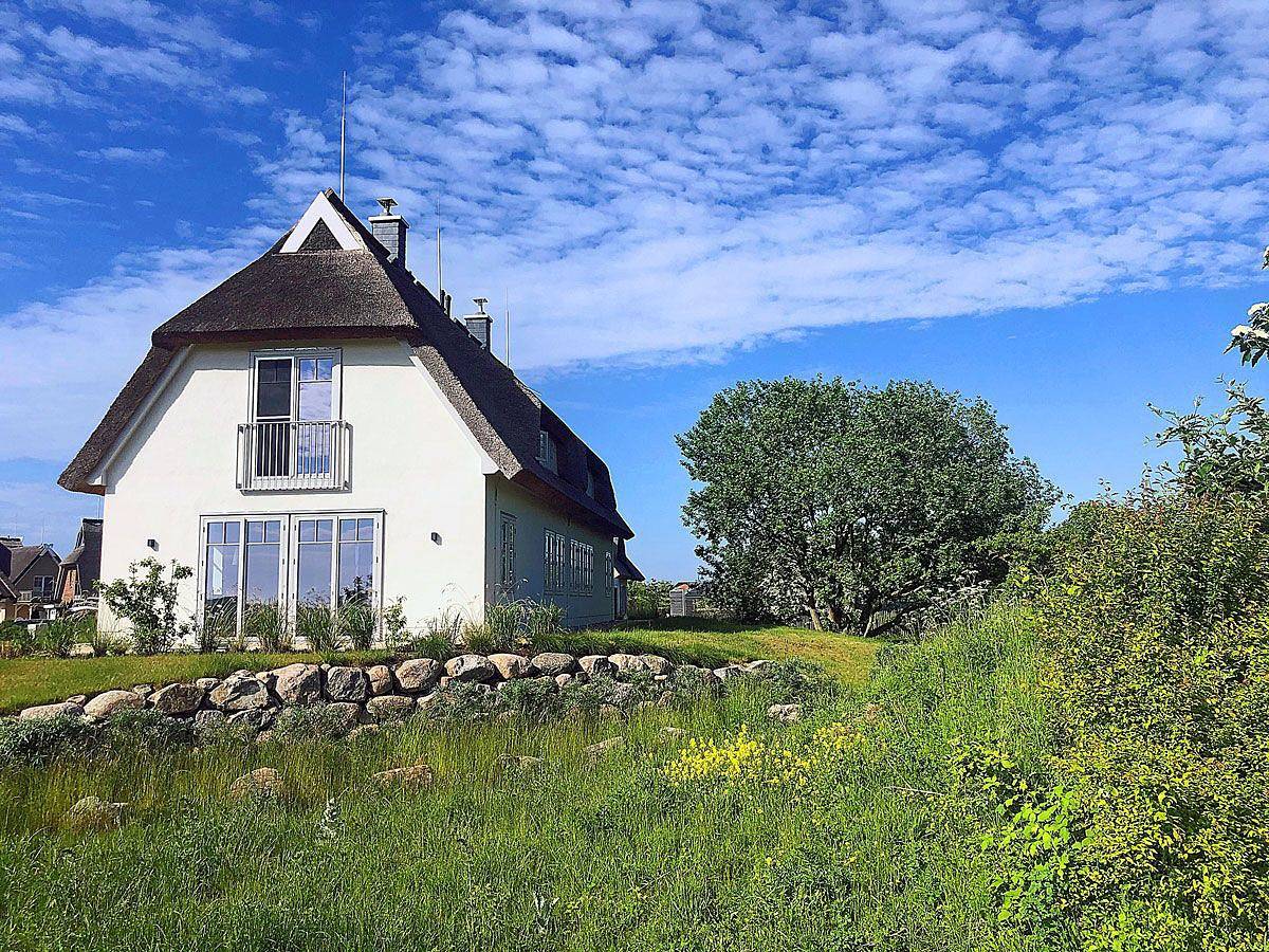 Strandnah und Seeblick über 2 Etagen mit Waschmaschine, Sauna und Internet in Lancken, Dranske