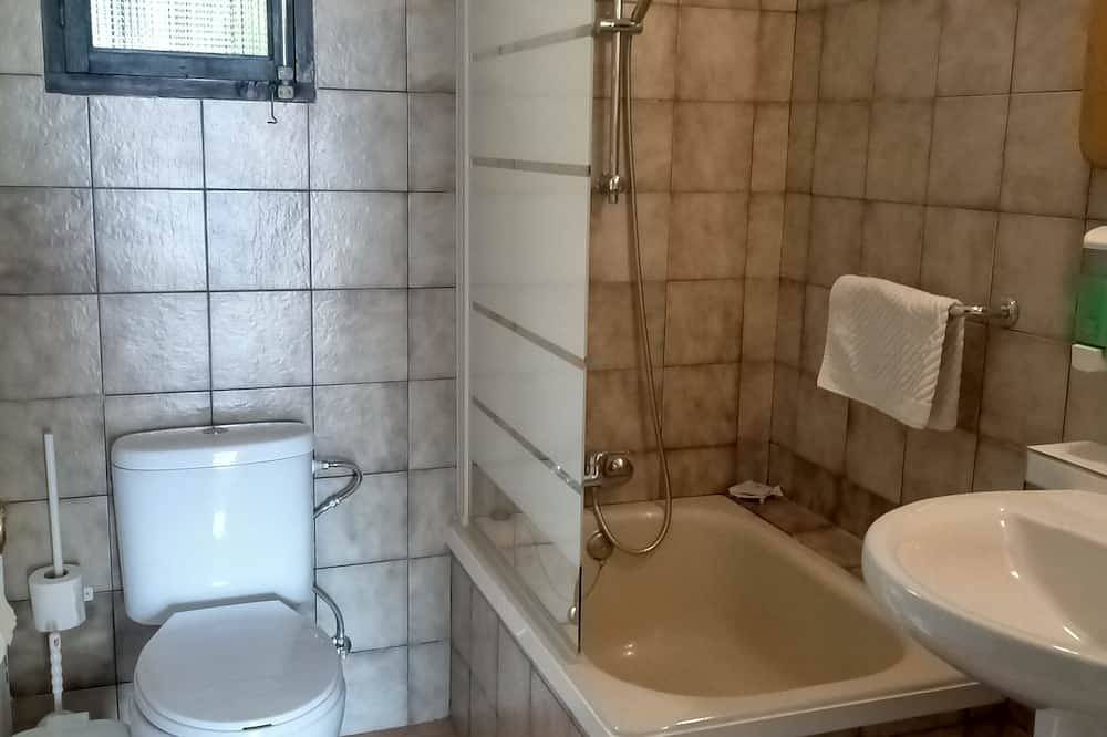 Casa Berilo 52 m² con piscina, bicicleta, kayak, caja fuerte e internet Wifi. in Playa de Zahora, Barbate