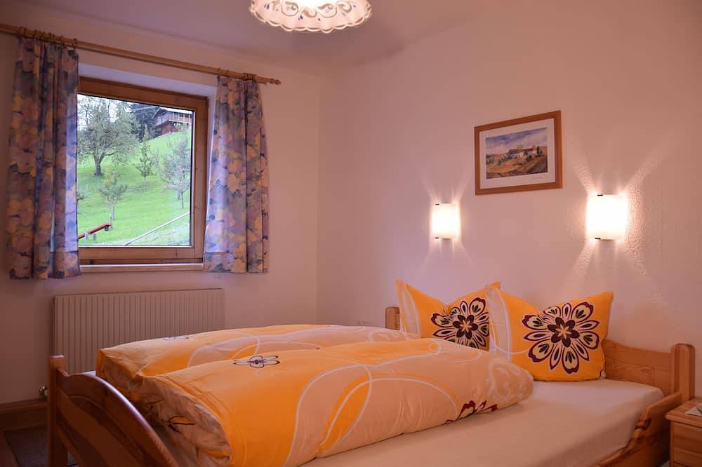 Ganze Wohnung, Ferienhaus in ruhiger sonniger Lage mit Blick auf die Zillertalerbergwelt, Wlan in Hart im Zillertal, Bezirk Schwaz