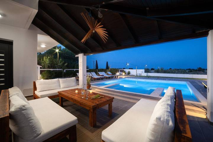 Ferienhaus für 6 Personen, mit Terrasse und Garten in Afantou - 4