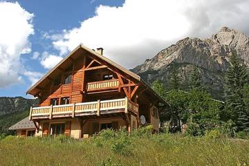 Gîte pour 6 personnes, avec jardin à Vallouise