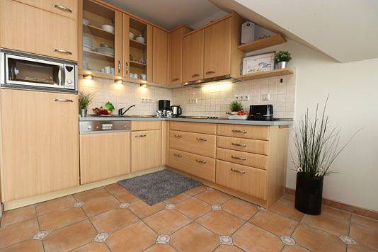 Ganze Wohnung, Ferienwohnung mit Balkon und Ostseeblick direkt hinter der Düne in Wustrow, Fischland