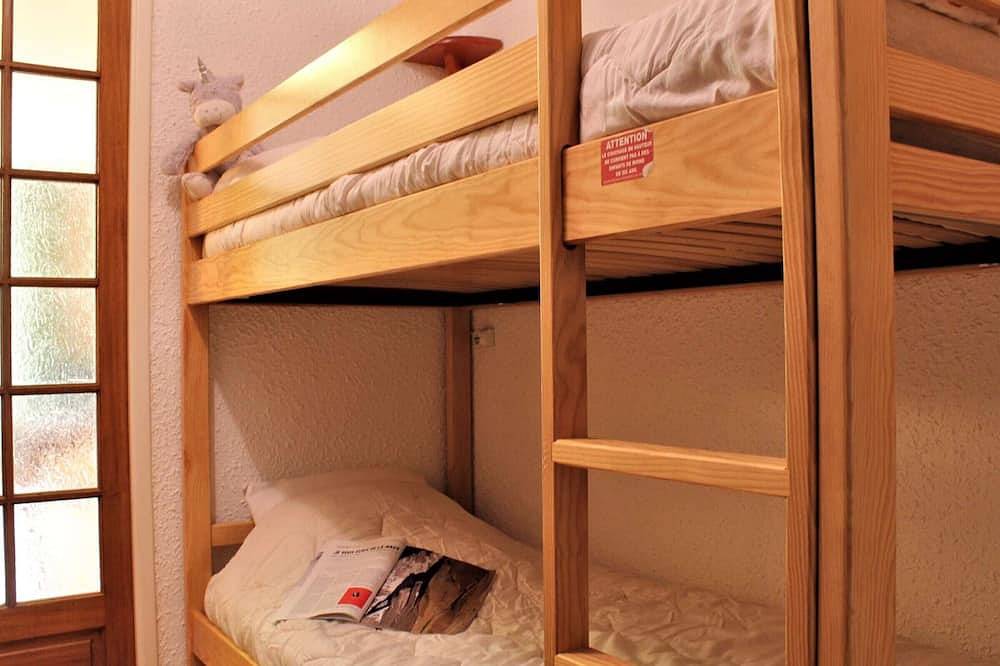 Apartamento entero, Estudio acogedor en montaña para 4, Risoul 1850, en calma y a pie de pistas in Station de Risoul, Risoul