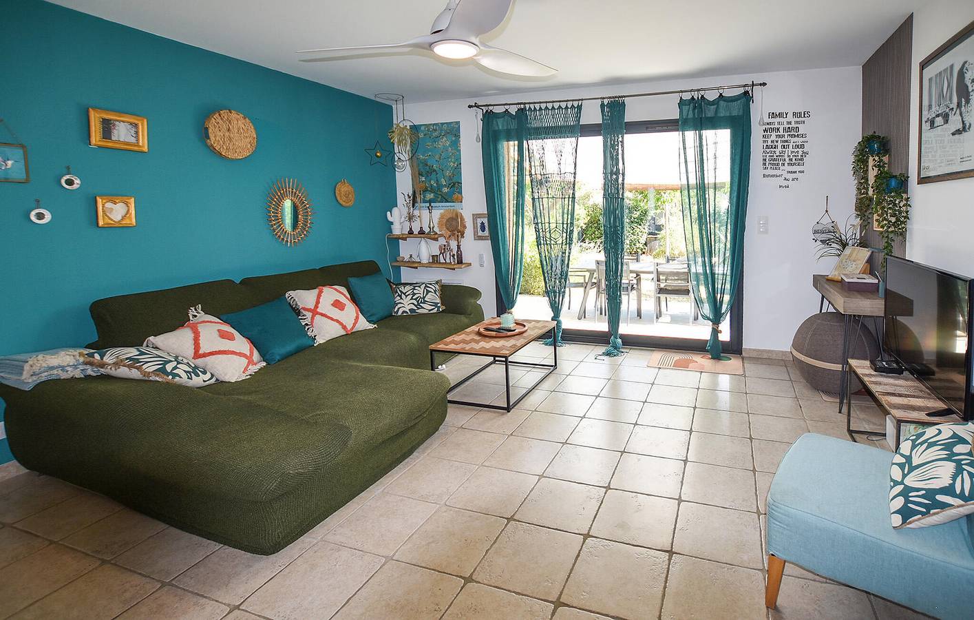 Charmant appartement de 80 m² avec piscine, parking et à deux pas des restaurants du quartier in Bédoin, Parc naturel régional du Mont-Ventoux