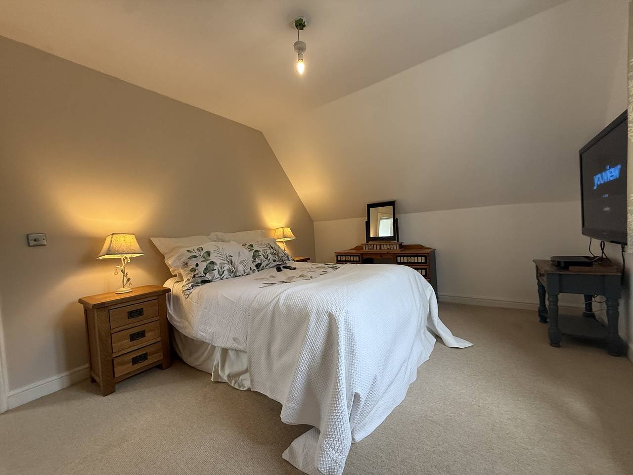 Tranquil Guest Room Retreat in Silsoe with Woodland Views in Central Bedfordshire