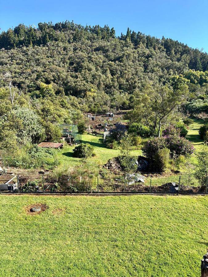 Location de vacances pour 2 personnes, avec jardin et vue dans Cité du Volcan