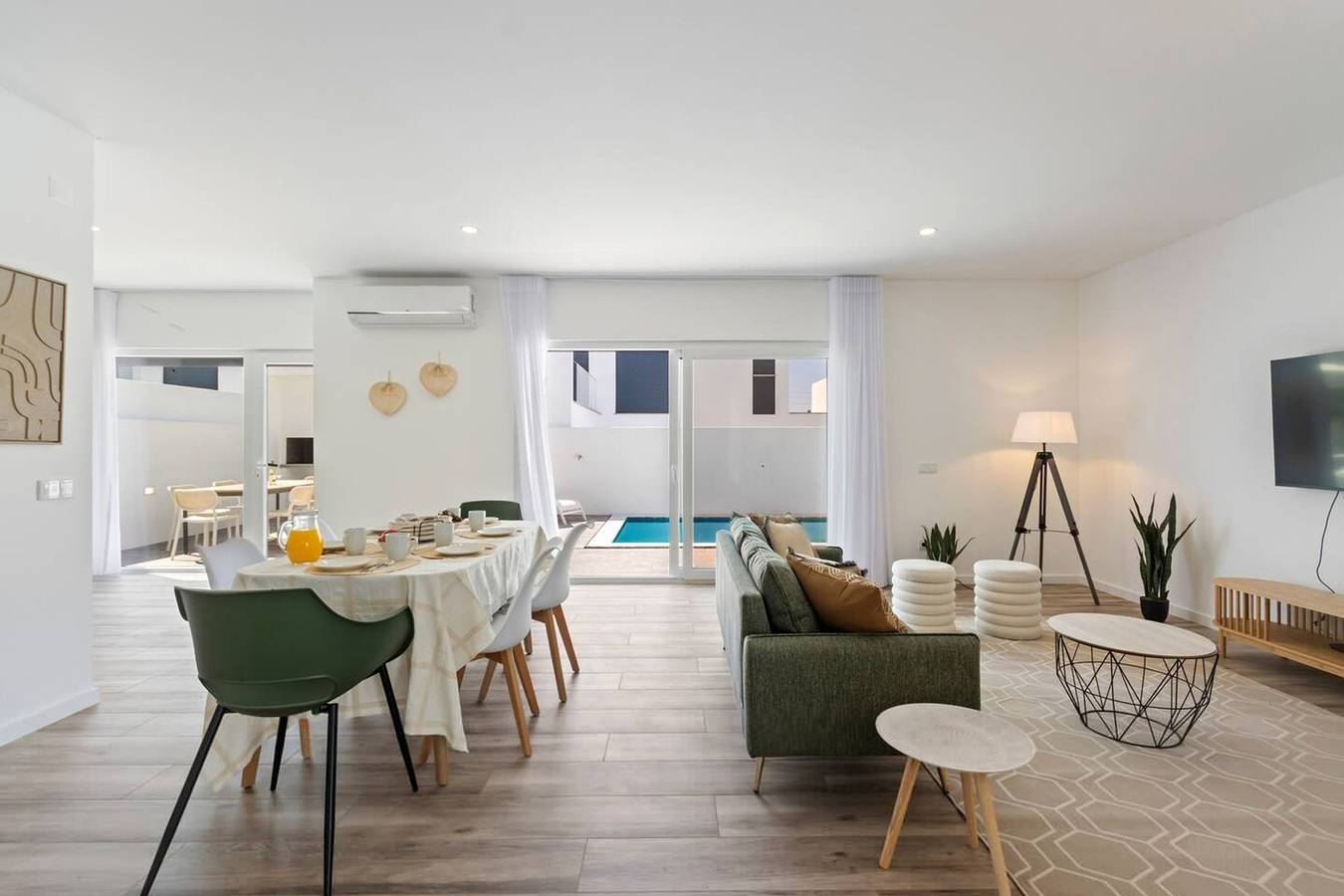 Modern Villa with Private Pool Near Baleal Beach in Atouguia da Baleia, Leiria distrito