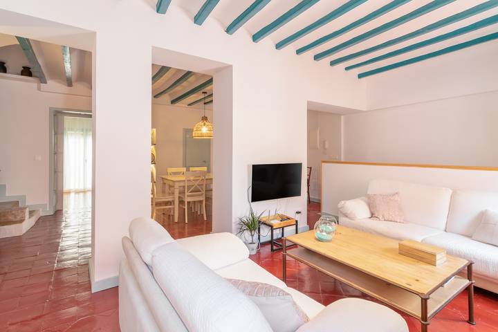 Holiday Home 'Casa Clara' with Sea View, Private Terrace and Wi-Fi in Aigües, Costa Blanca