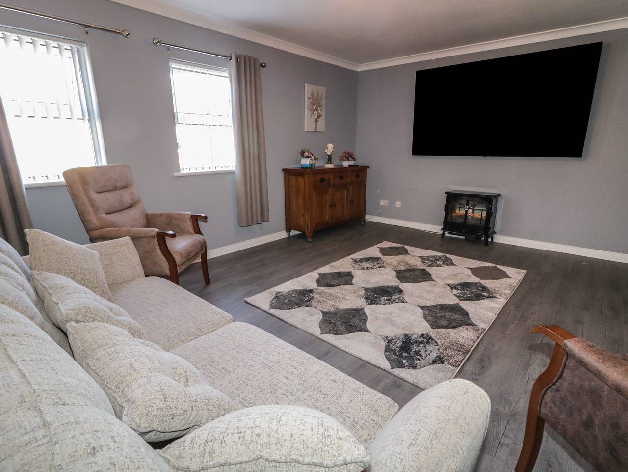 Entire apartment, Shalom Apartment 100A in County Armagh