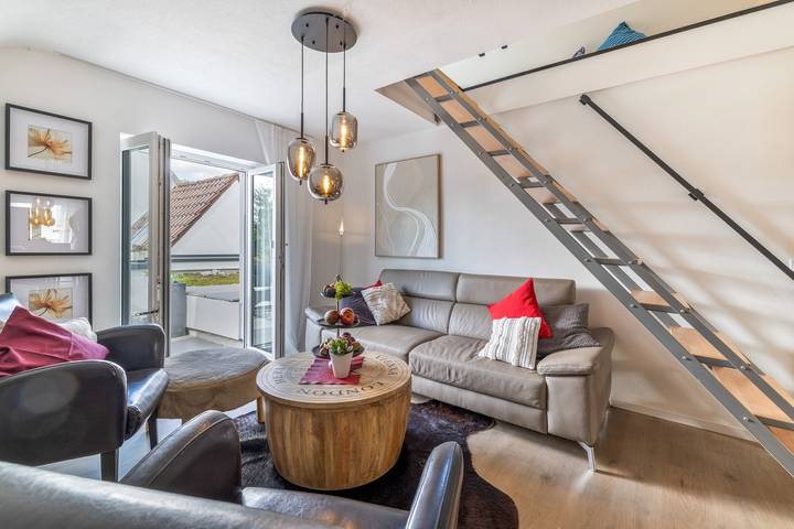 Appartement entier, Appartement « Zuhause Auf Zeit » : vue montagne, terrasse privée et Wi-Fi in Albstadt, Neckar-Alb