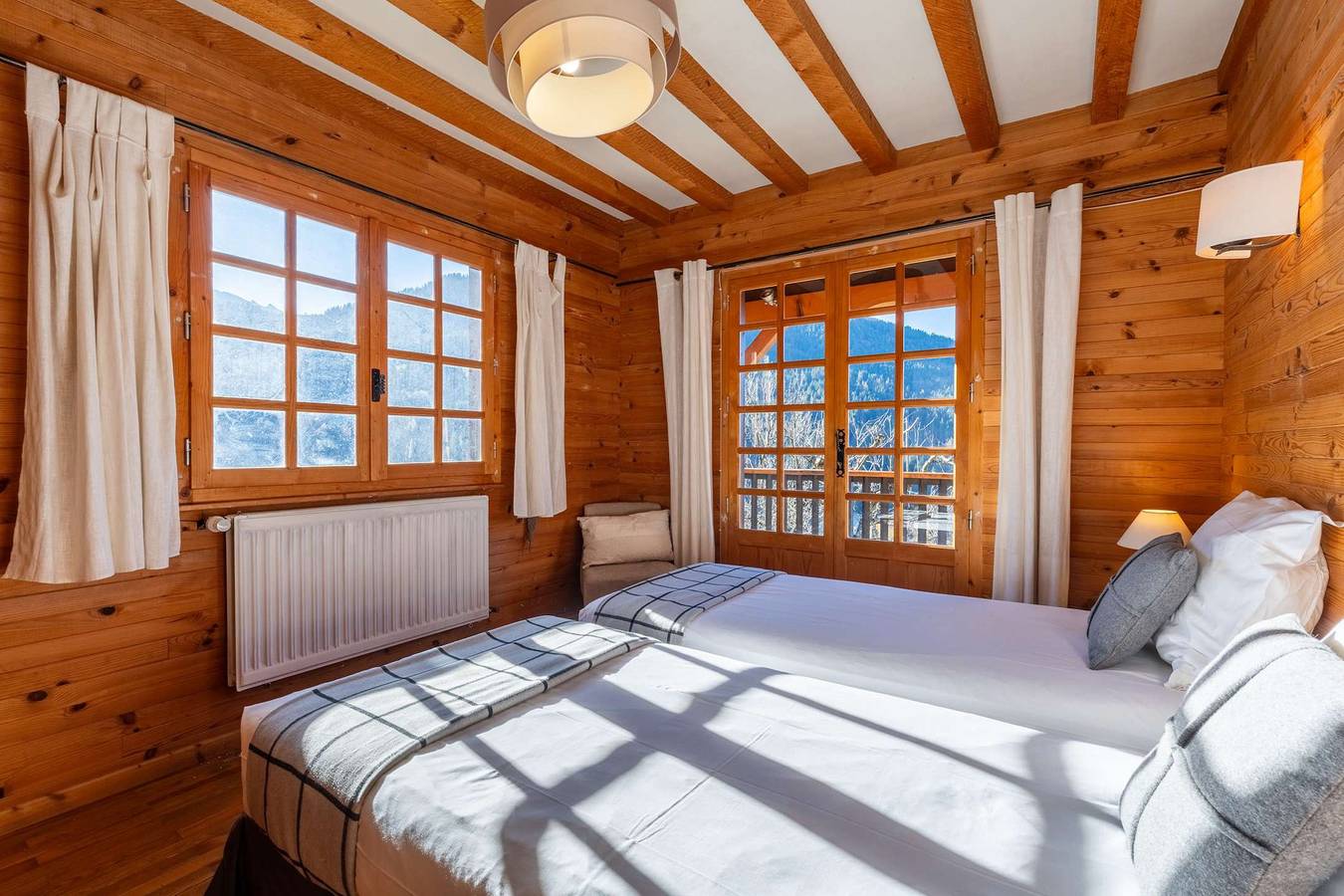 1/2 Grand chalet cosy, terrasse et vue imprenable in Le Grand-Bornand, Région d'Annecy