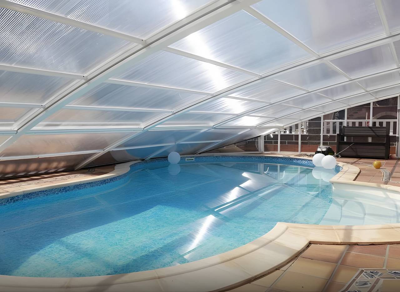 Apartamento entero, Apartamento con terraza, piscina y vistas a la montaña in Miengo, Costa de Cantabria