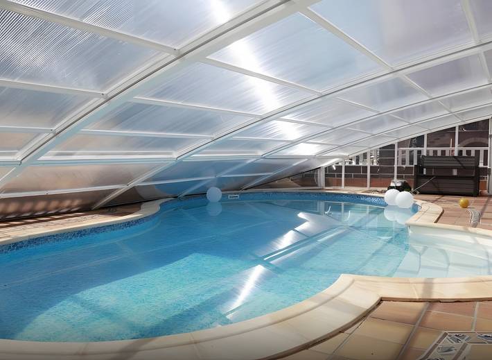 Entire apartment, Apartment with Terrace, Pool, and Mountain Views in Miengo, Cantabrian Coast