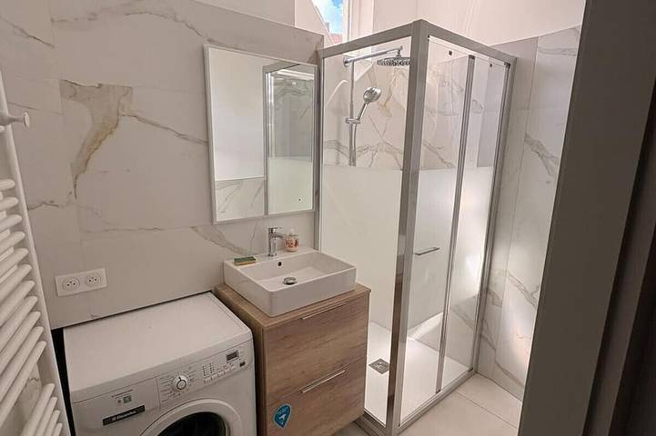 Entire apartment, Le 23 appartement 65m2   up to 6 in Strasbourg, Strasbourg region