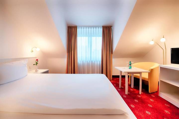 Hotel für 10 Personen, mit Terrasse und Garten in Schwetzingen - 2
