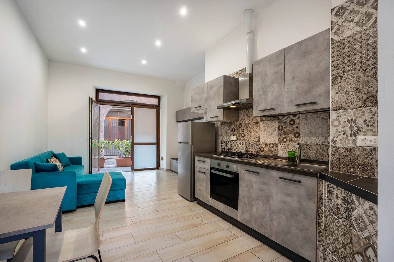 Ganze Wohnung, Ferienwohnung 'Blue Water' mit Klimaanlage in Porto Valtravaglia, Lago Maggiore (Lombardei)