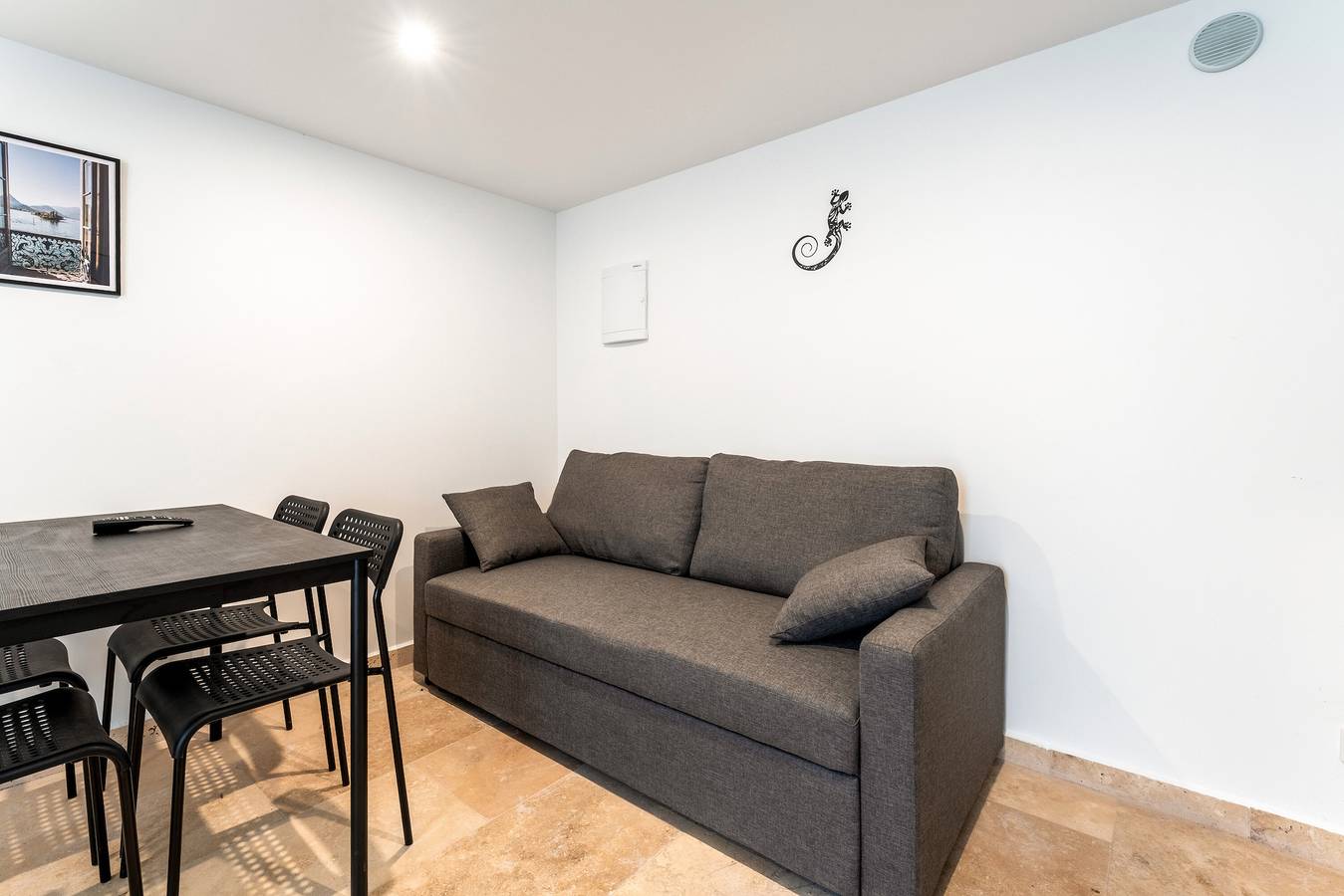 Apartamento entero, Apartamento 'Canto Cigalo Duplex 12' con Wi-Fi y aire acondicionado in Robion, Parque natural regional del Luberon