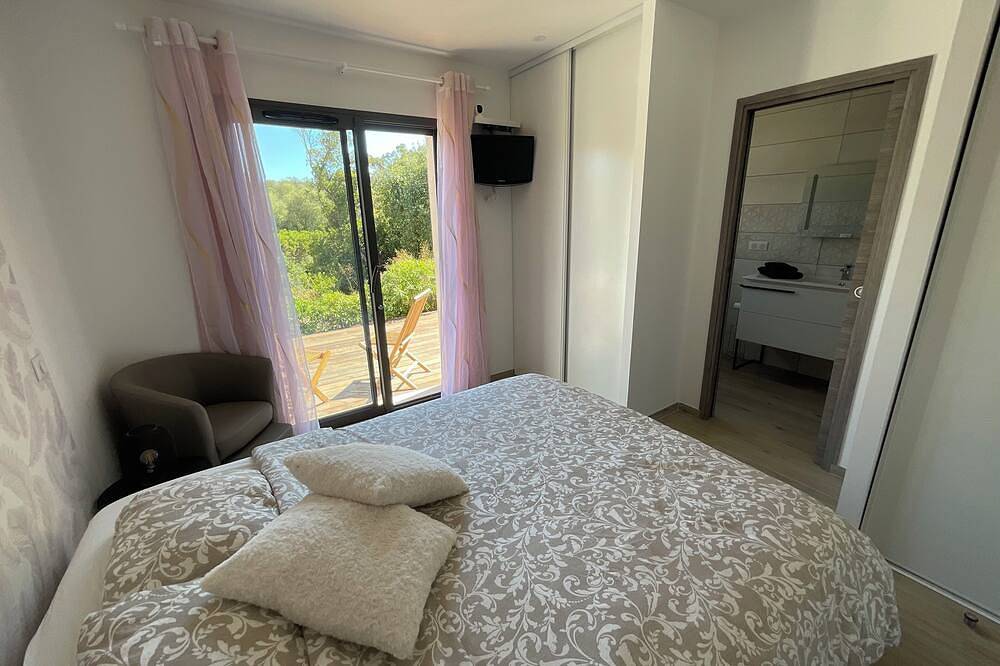 Chambre double, Villa Hélichryse en Corse du sud, Pinarello in Zonza, Arrondissement de Sartène